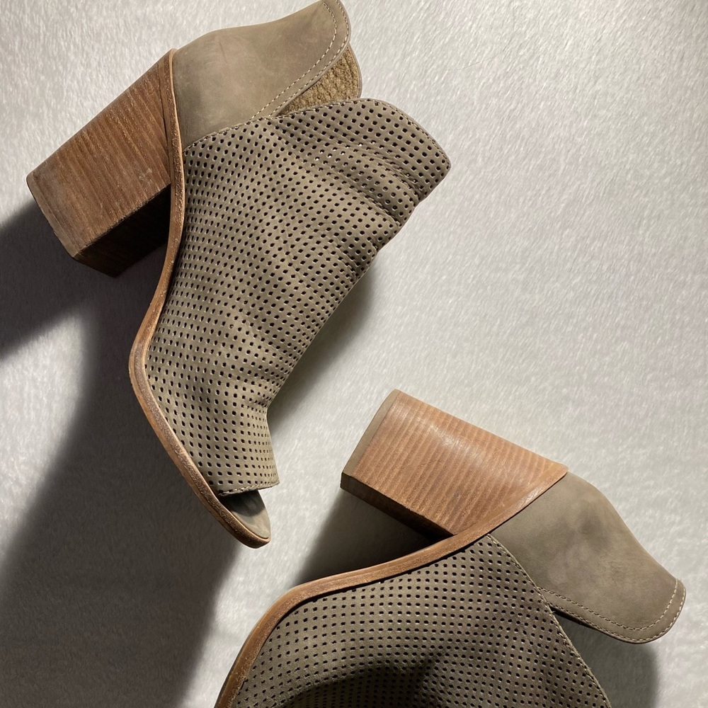 Steve Madden 4 inch heals